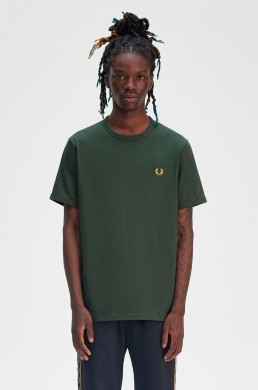 Fred Perry camiseta ringer color verde pista. M3519 X89