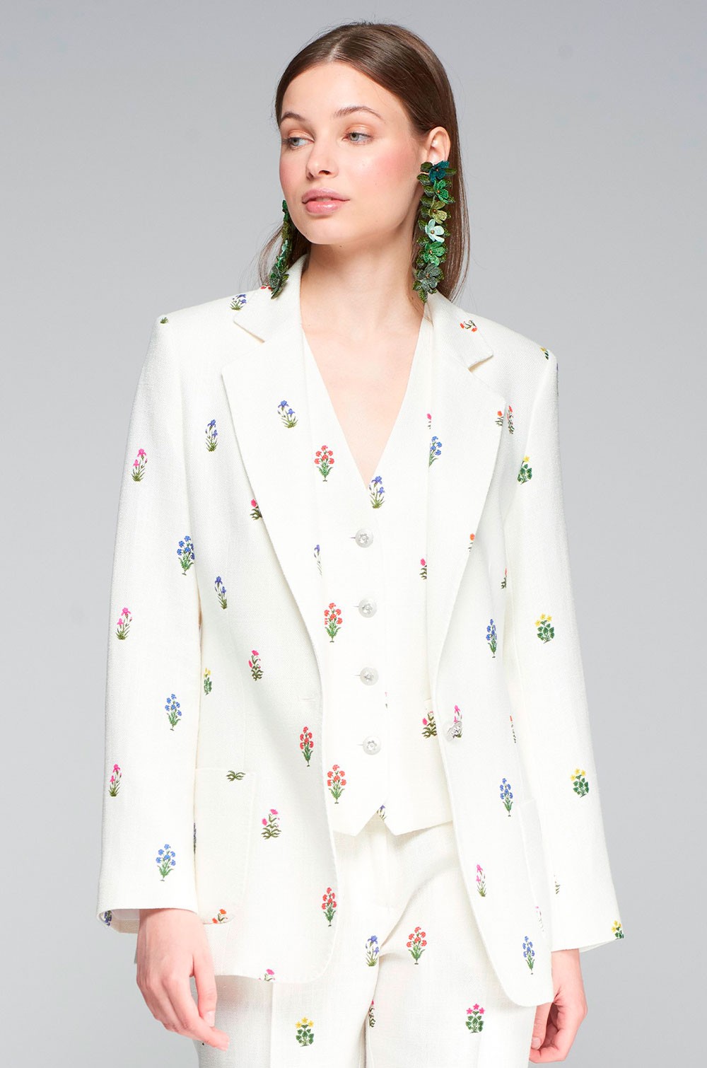 Vilagallo blazer con estampado floral. Chaqueta 2 aberturas blanco flor lino