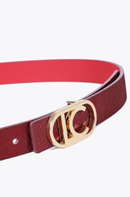 Lola Casademunt cinturón rojo reversible