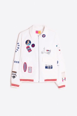 Chaqueta bomber blanca con parches Vilagallo