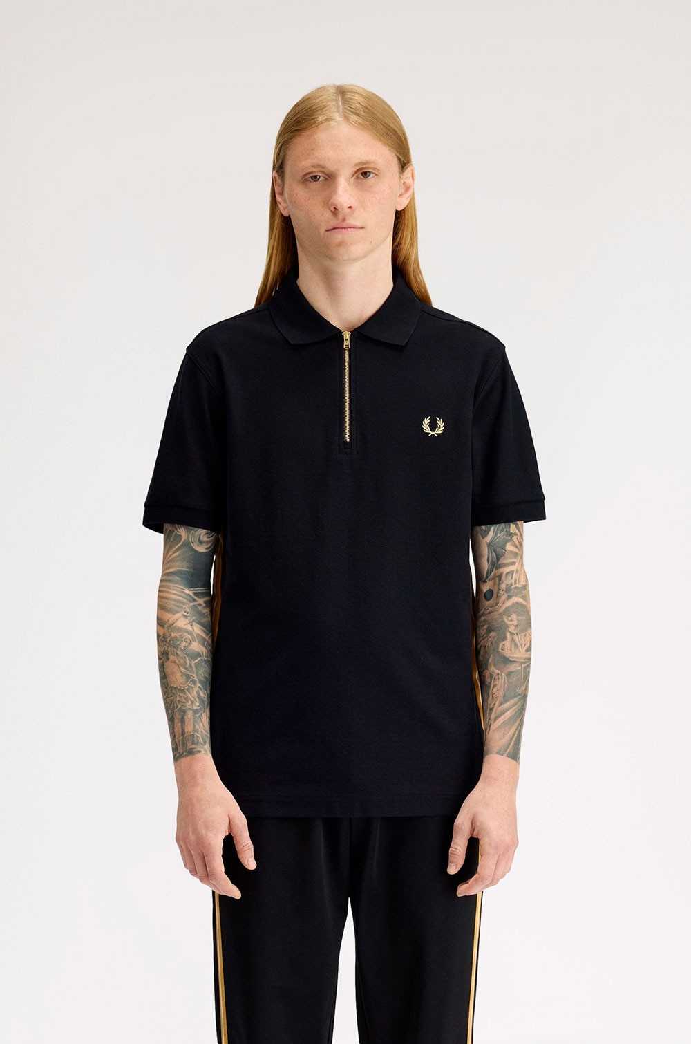 Fred Perry polo negro cinta deportiva a rayas