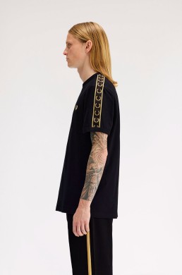 Camiseta negra cinta deportiva Fred Perry