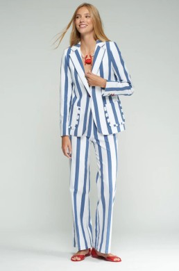 Chaqueta rayas azul blanco Vilagallo look mujer verano