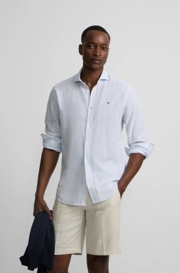 Camisa lino rayas celeste Silbon look verano hombre