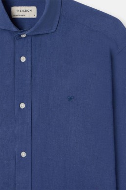 Detalle tejido lino camisa Silbon azul hombre