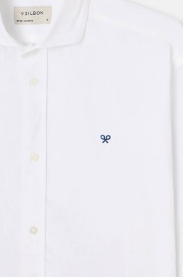 Detalle tejido lino camisa Silbon blanca hombre