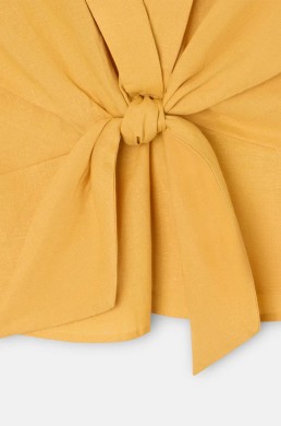 Top Silbon lino 100% amarillo detalle frontal mujer