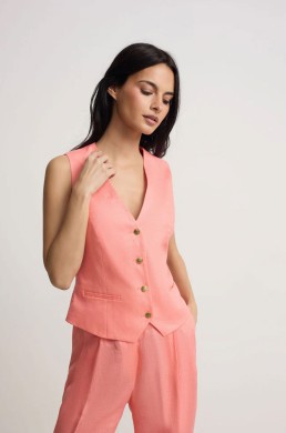 Chaleco coral Silbon conjunto elegante mujer verano