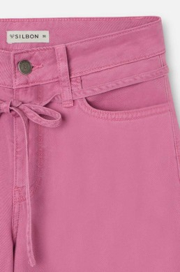 Detalle cordón cintura pantalón denim Silbon mujer