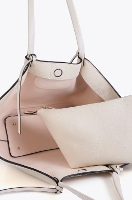 Bolso shopper efecto piel Lola Casademunt detalle interior