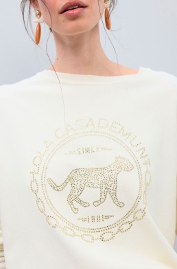 Detalle strass frontal jersey crudo Lola Casademunt