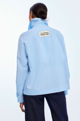 Detalle espalda chaqueta azul Lola Casademunt