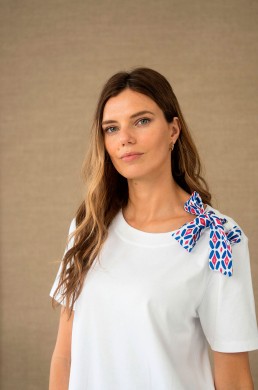 Camiseta blanca lazo estampado Hongo mujer