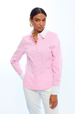 Detalle cuello y puños blancos camisa Lola Casademunt