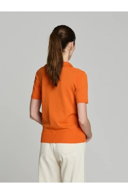 Polo naranja marca Escorpion detalle espalda