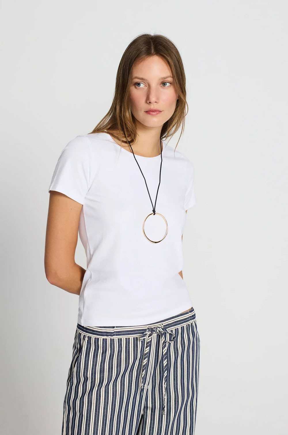 Escorpion camiseta básica blanca manga corta