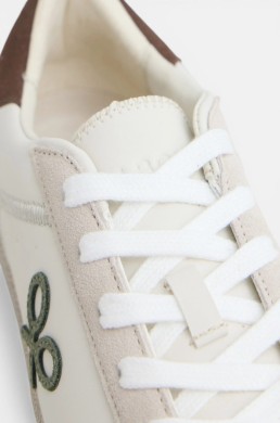 Silbon zapatilla desgastada detalle cordones