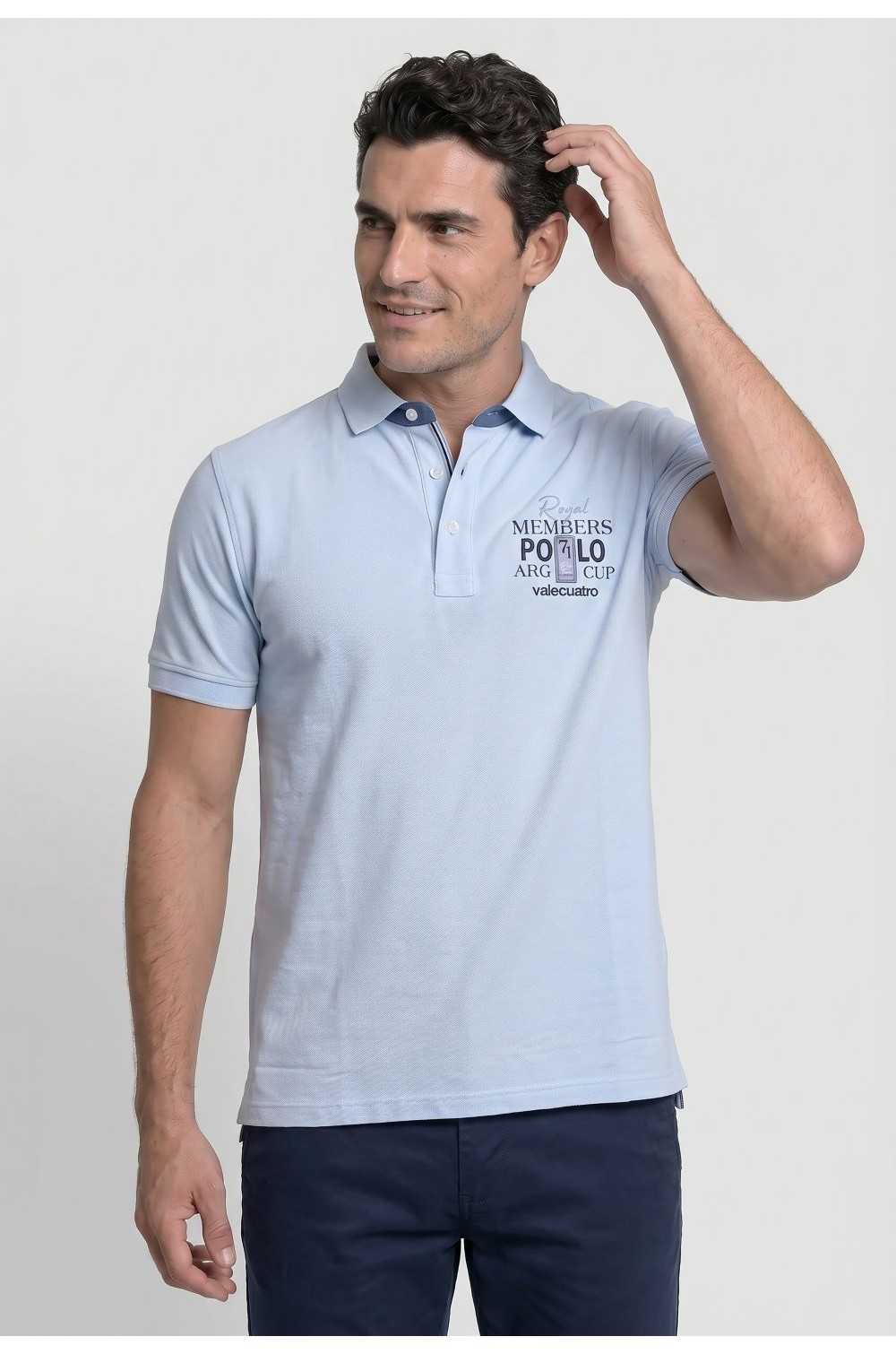 Valecuatro polo celeste con bordados