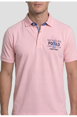 Detalle polo bordados rosa Valecuatro