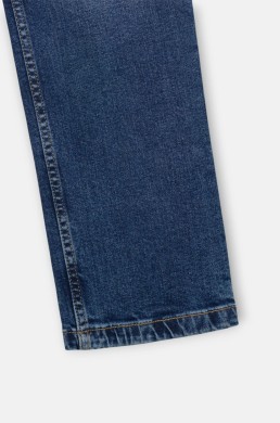 Detalle bajo pantalón vaquero Silbon hombre