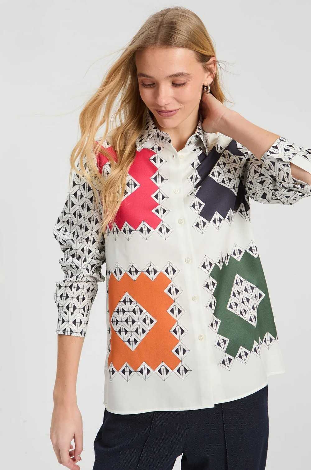 Camisa blanca geométrica multicolor Vilagallo mujer