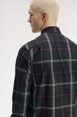 Camisa tartán verde Fred Perry hombre vista trasera