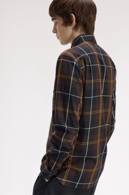 Camisa tartán Fred Perry hombre vista trasera