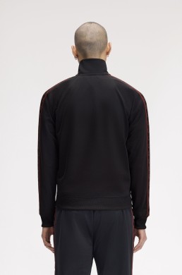 Chaqueta chándal negra Fred Perry hombre vista trasera