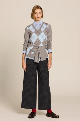 Jersey tricolor de rombos Escorpion mujer look completo