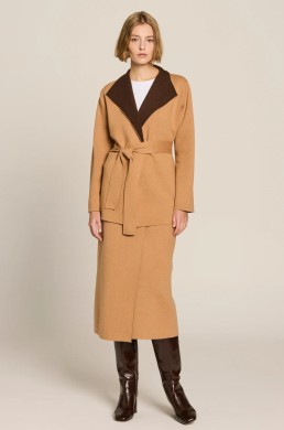 Chaqueta camel con solapa marrón Escorpion look completo
