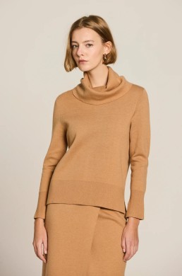 Jersey cuello vuelto camel Cloe Escorpion mujer