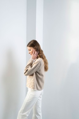 Chaqueta combinada acolchada beige Hongo mujer vista lateral