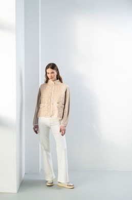 Chaqueta acolchada beige Hongo mujer vista frontal