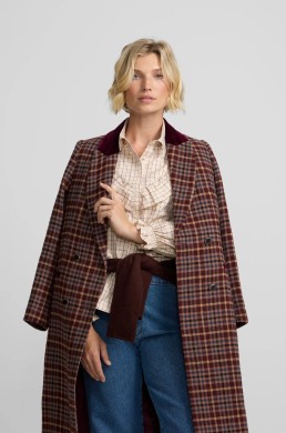 Abrigo largo de cuadros rosas Silbon mujer estilo casual