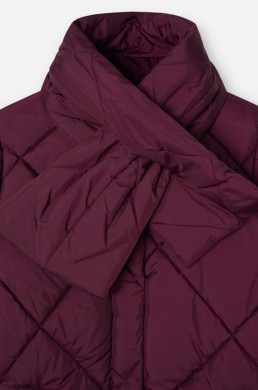 Detalle bufanda acolchada burdeos parka Silbon mujer