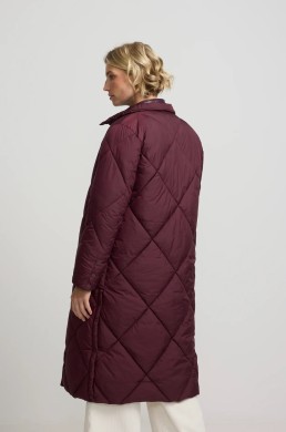 Parka larga acolchada burdeos Silbon mujer vista trasera