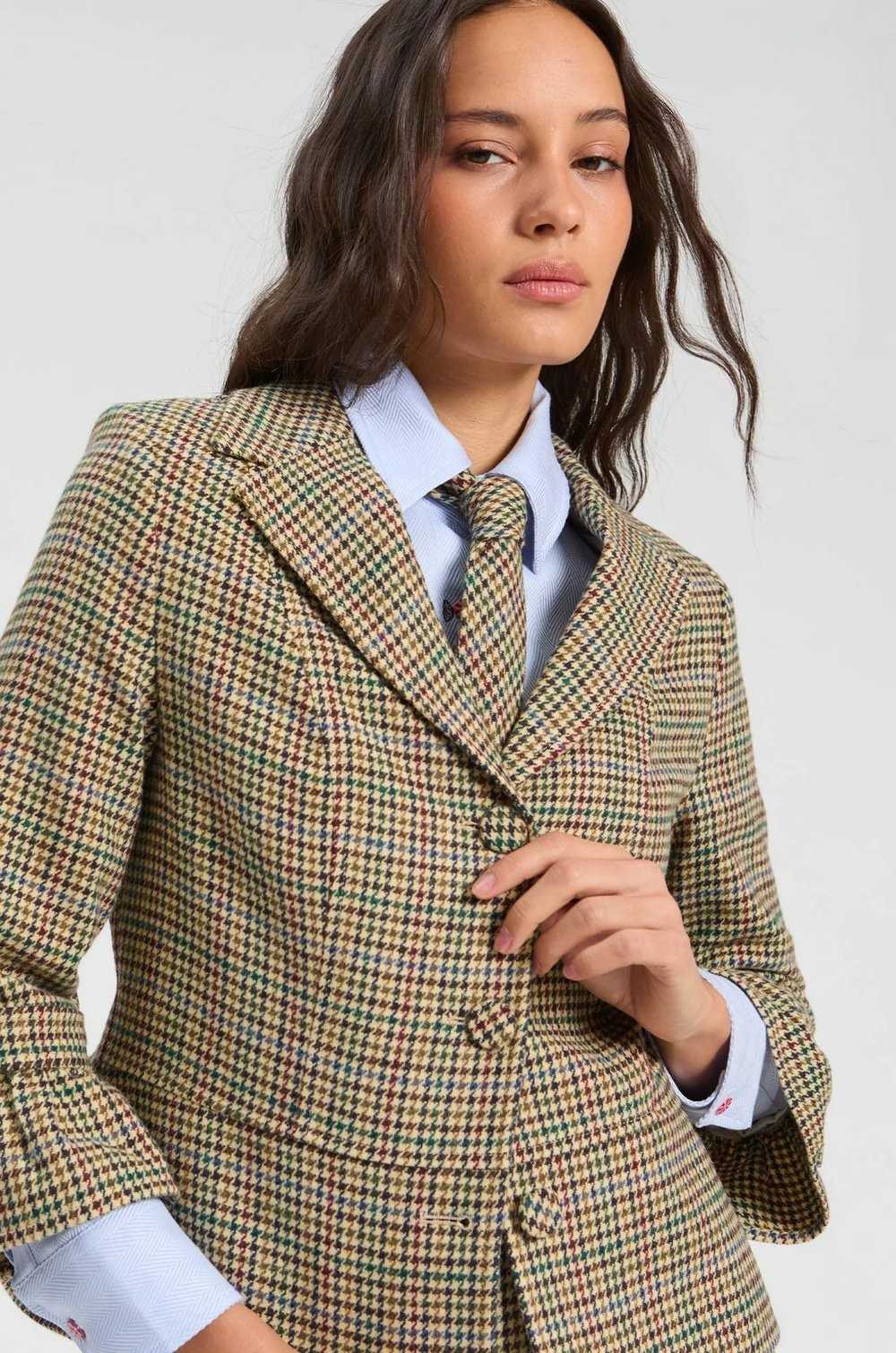 Chaqueta con volantes pata de gallo Vilagallo