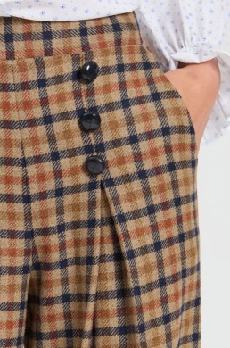Detalle botones pantalón Vilagallo