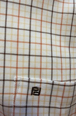 Detalle camisa cuadros teja Pertegaz