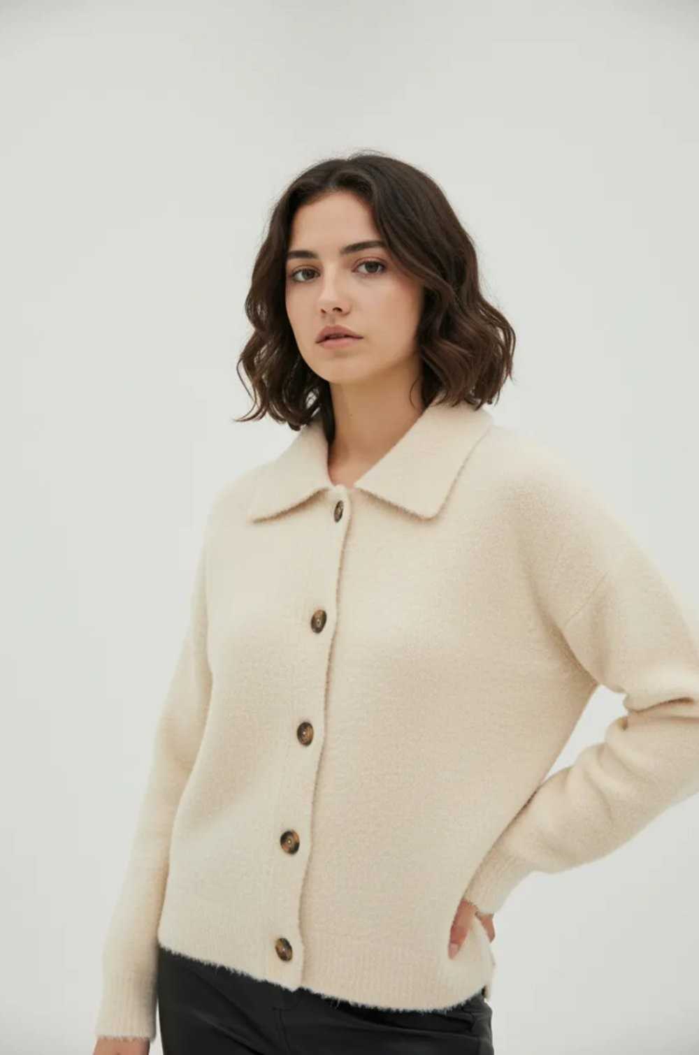 Chaqueta de pelo crudo WNT con cuello camisero